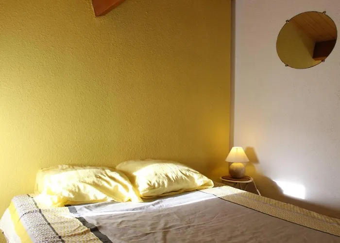 Maison Familiale 4 Pieces A Saint-denis-d'oleron, Pres De La - Fr-1-246a-242 *